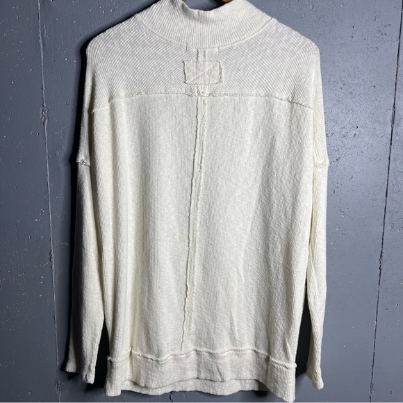 Free People Casey Tunic Sweater im Ivory.  size Small. - Picture 15 of 15